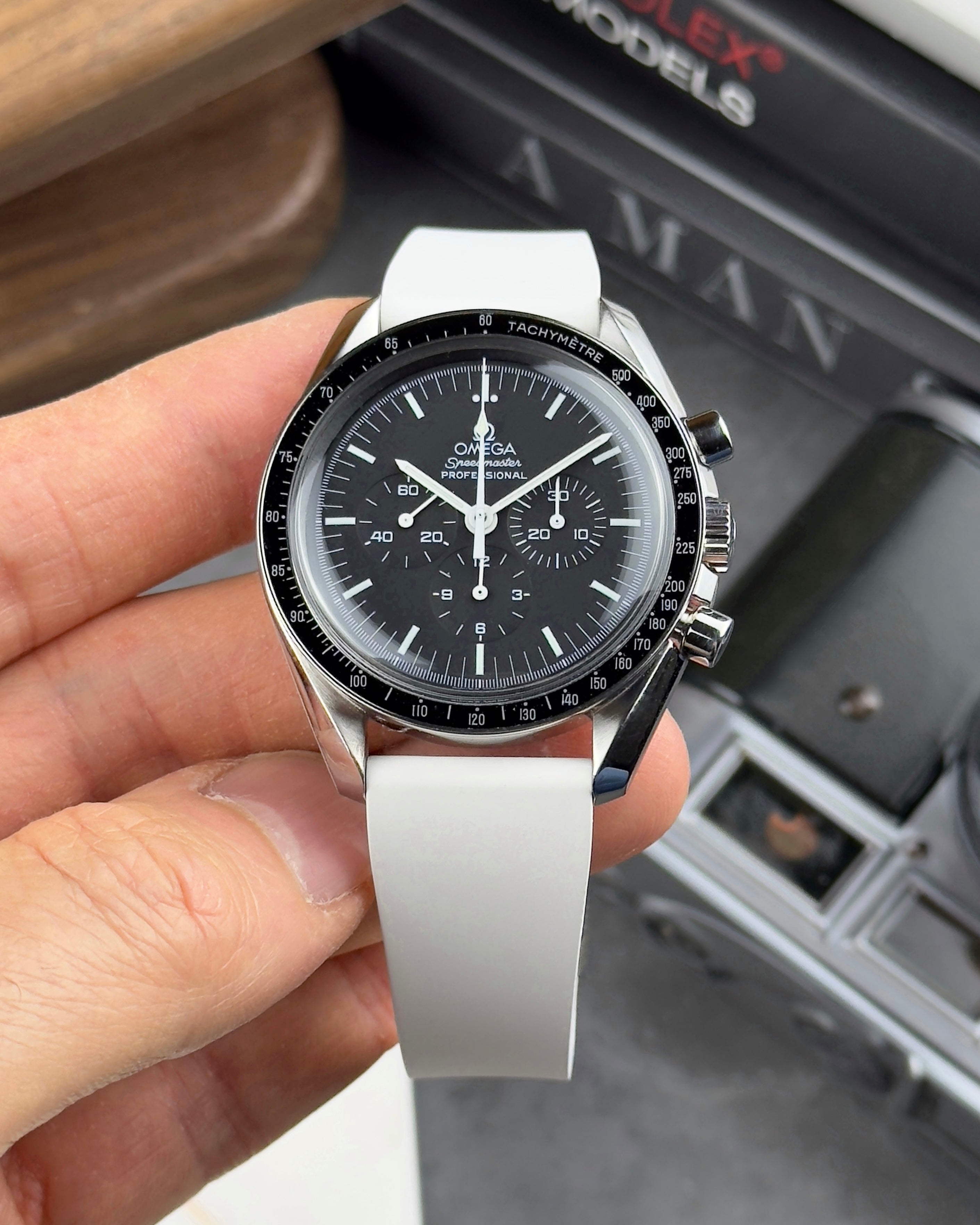 CTS | CUT-TO-SIZE FKM RUBBER WATCH STRAP WHITE