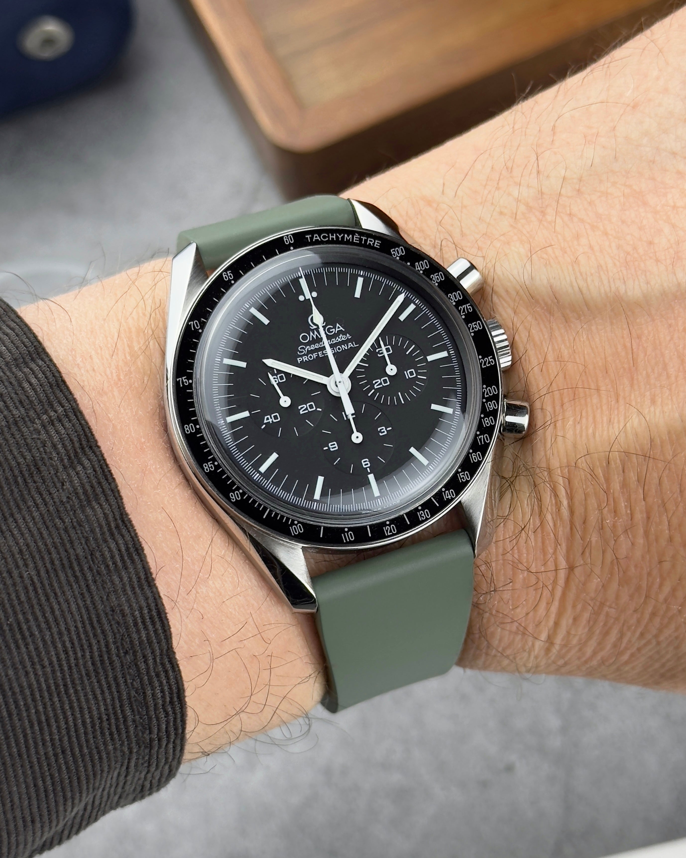 CTS | CUT-TO-SIZE FKM RUBBER WATCH STRAP OLIVE GREEN