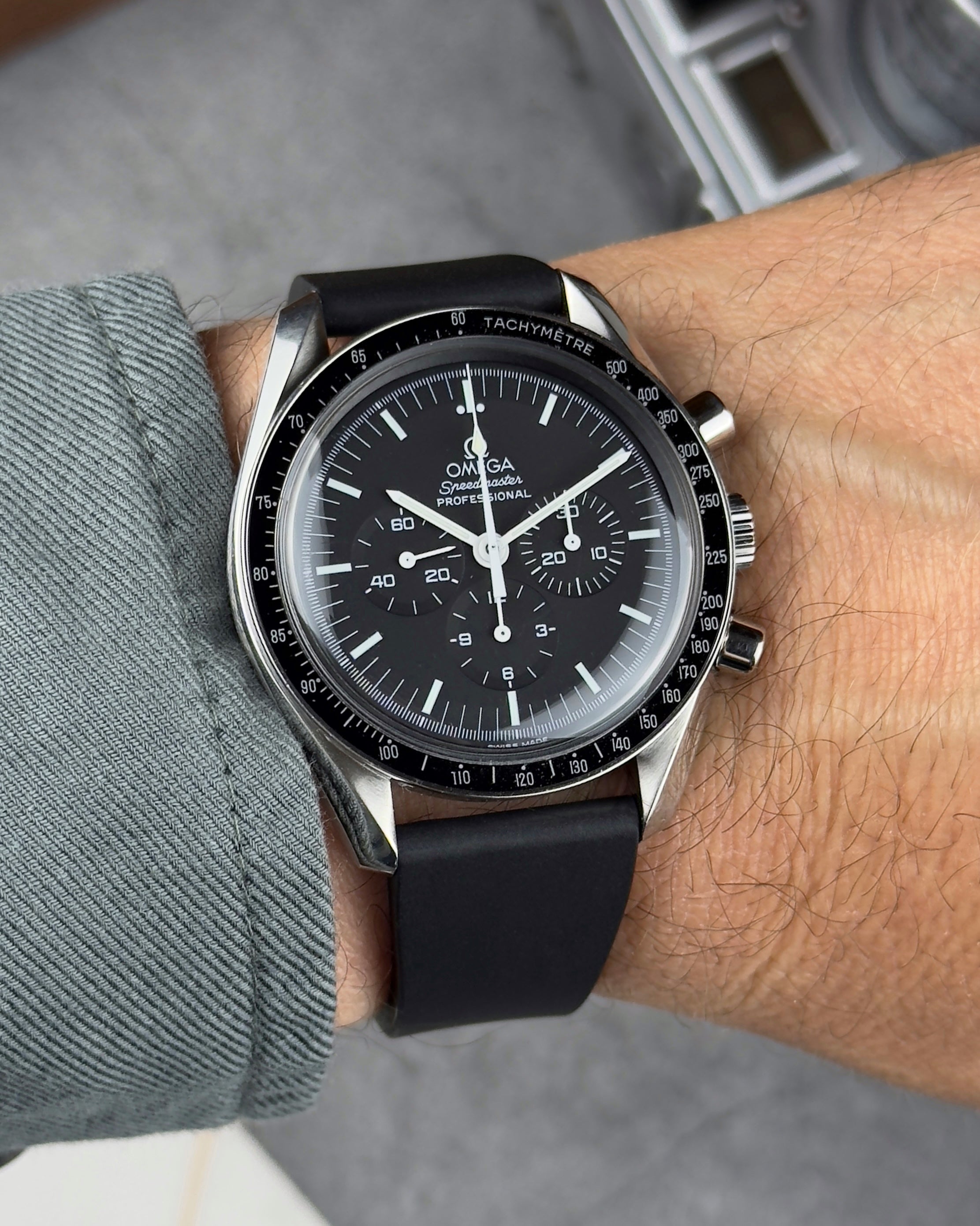 CTS | CUT-TO-SIZE FKM RUBBER WATCH STRAP BLACK